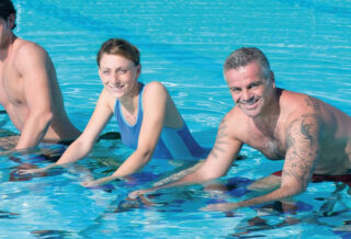 Découvrez l'aquabiking dans un club de sport